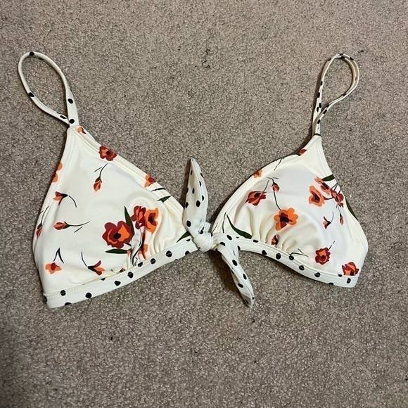 Xhilaration cream Floral Bikini Top Size Large - Picture 2 of 4